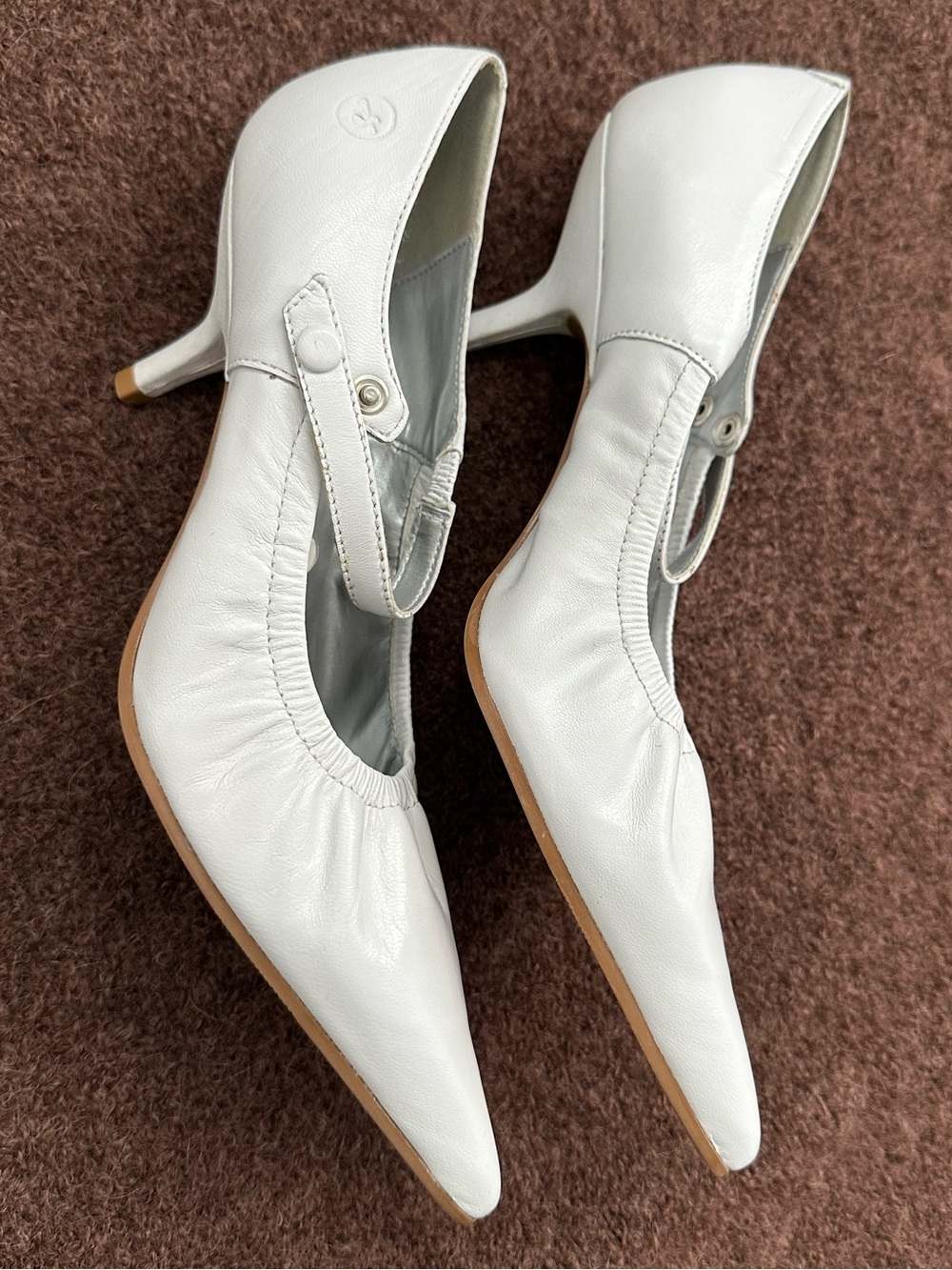 Vintage Y2K BRONX pointy white leather Mary Jane kitten heels 7.5M New